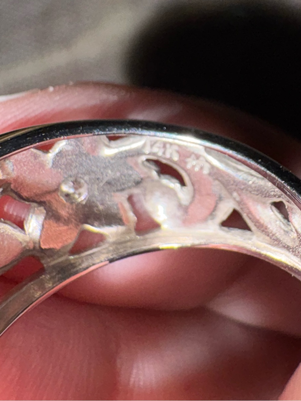 14k White Gold Hawaiian Heirloom Ring - Picture 8 of 8